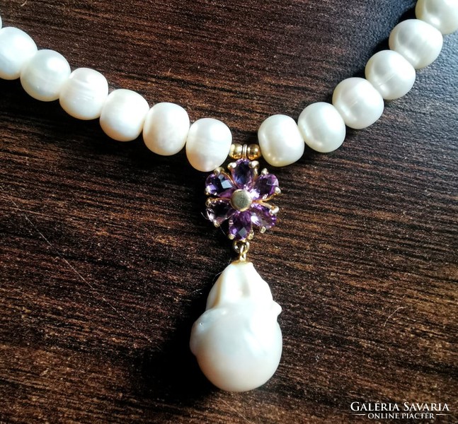 Genuine pearl necklace with string of amethyst flowers