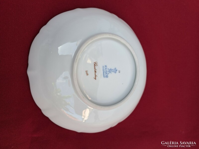 Beautiful kaiser porcelain flower pattern 15.5 cm diameter tray