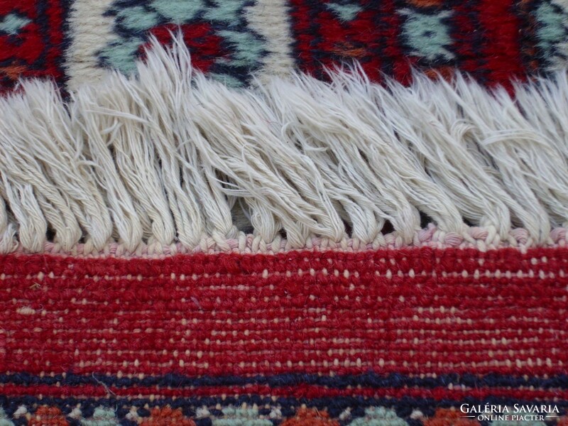 Handmade Persian prayer rug 135x84cm