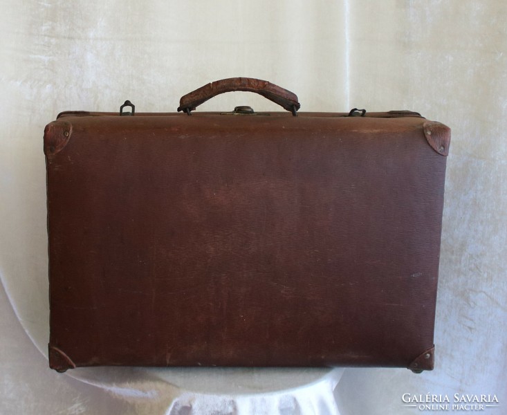 Antique suitcase, suitcase, travel bag in found condition, 56x35x22 cm