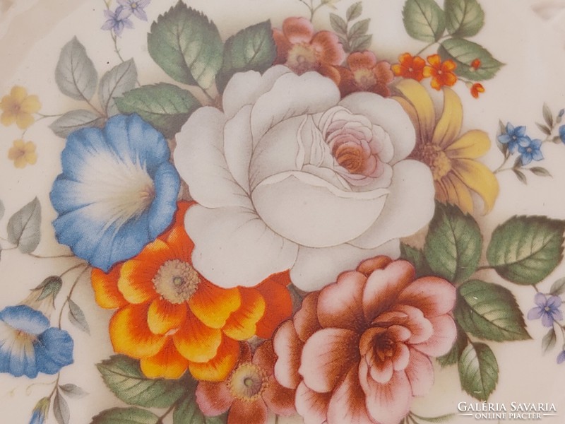 Kézműves magyar porcelán tál Amadeus kosármintás áttört virágos dísztál