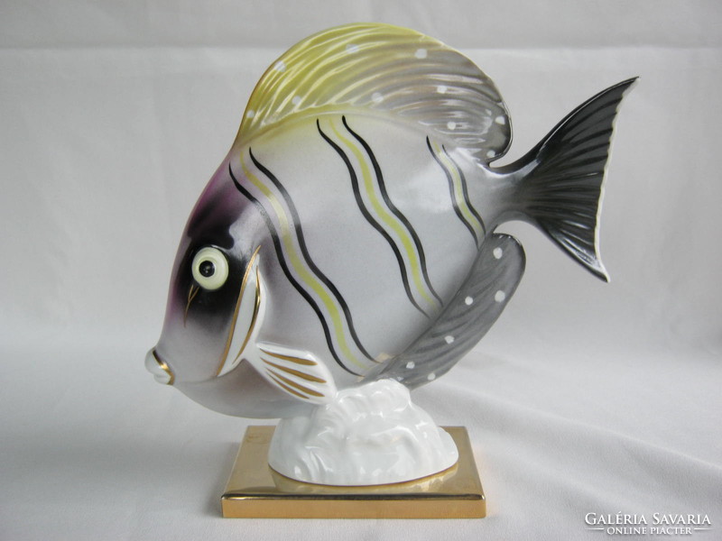 Porcelain colorful sea fish