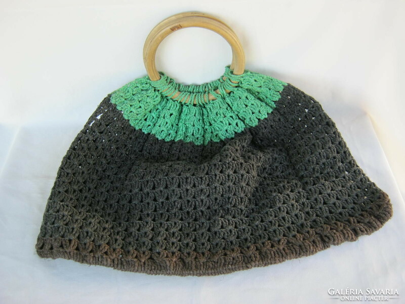Very retro crochet bag