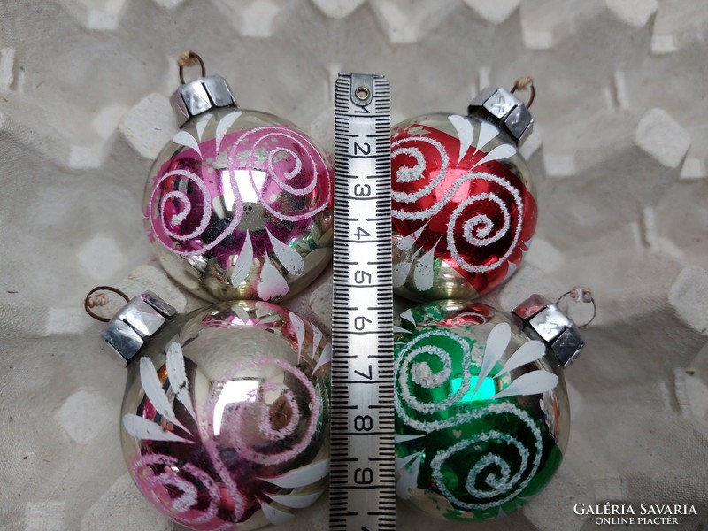 Retro üveg karácsonyfadísz régi festett gömb üvegdísz 4 db