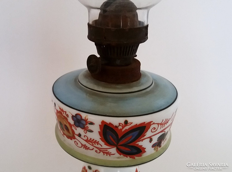 Régi antik fújt szakított hutaüveg népi festett petróleumlámpa vintage huta üveg petróleum lámpa