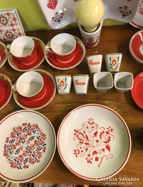 Red and white pieces from Alföld, Hólloháza and Köbánya. The prices are in the description, the rest are on other product pages.