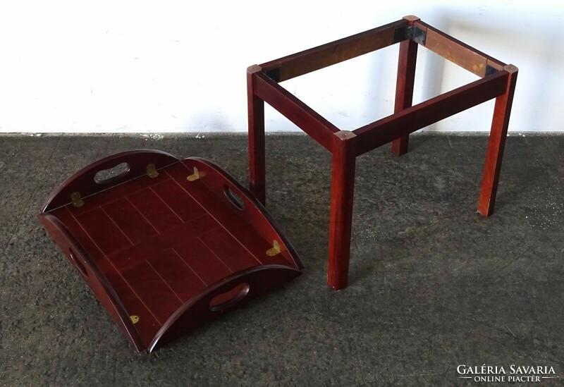 1L430 mahogany colored side table with removable breakfast tray