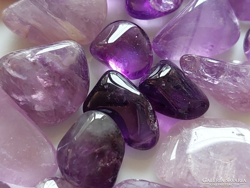 Ásványkő ametiszt lila színű kövek