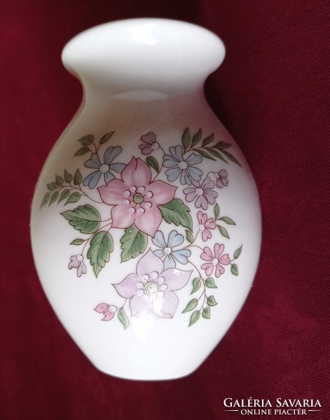 Zsolnay flower pattern vase, 13 cm high