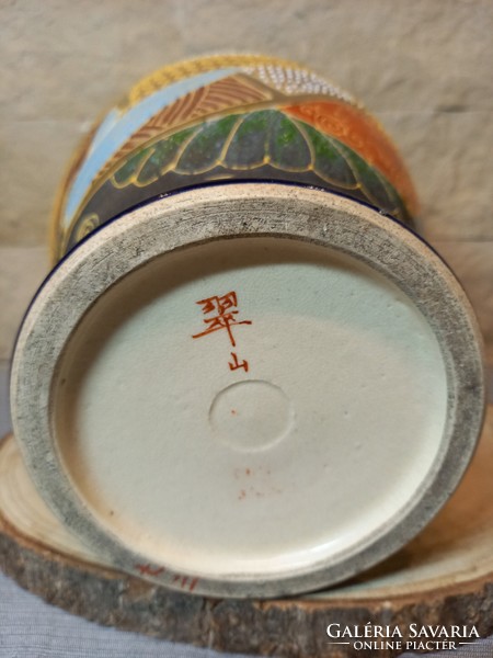 Japanese satsuma vase from the beginning of the 20th century.