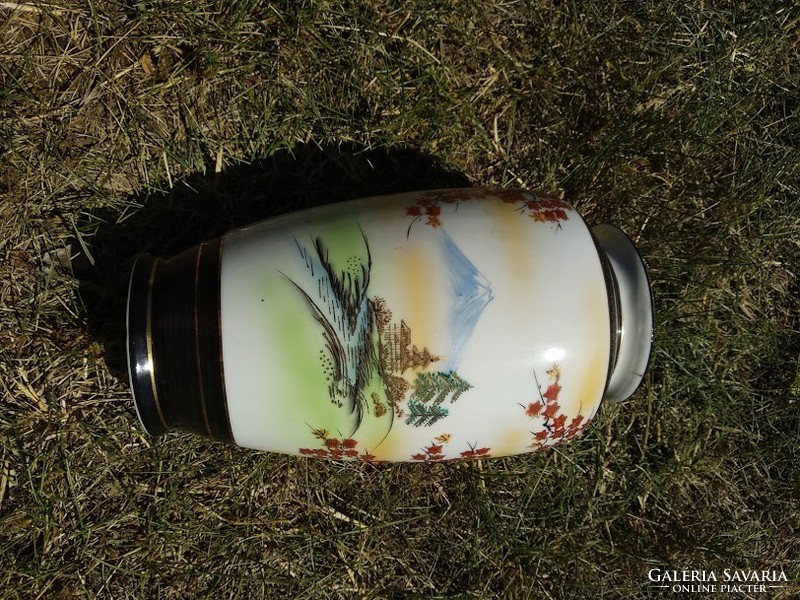 Vékony festett japán porcelán tojáshéj ? váza tájképpel