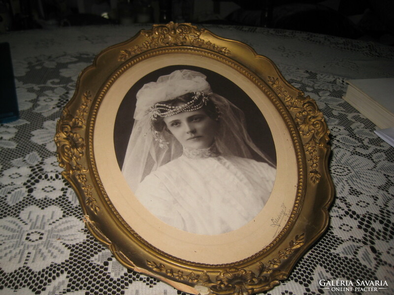 Old Pécs photo of a Pécs city school principal, Gizella Gyuriss, taken by