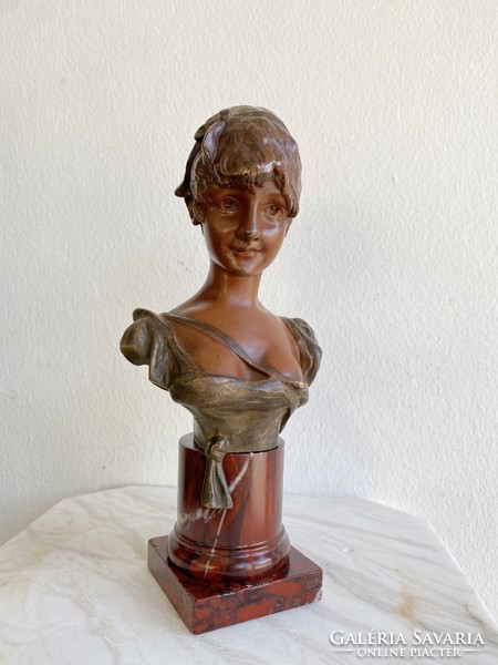 Art Nouveau female bronze bust by Georges van der Straeten