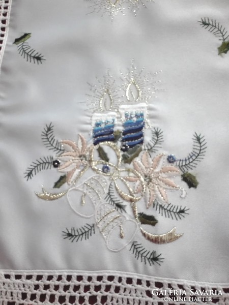 Christmas tablecloth with crochet border, 42 x 28 cm