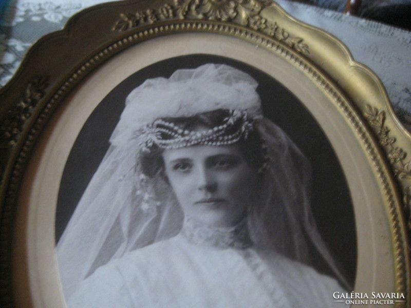 Old Pécs photo of a Pécs city school principal, Gizella Gyuriss, taken by