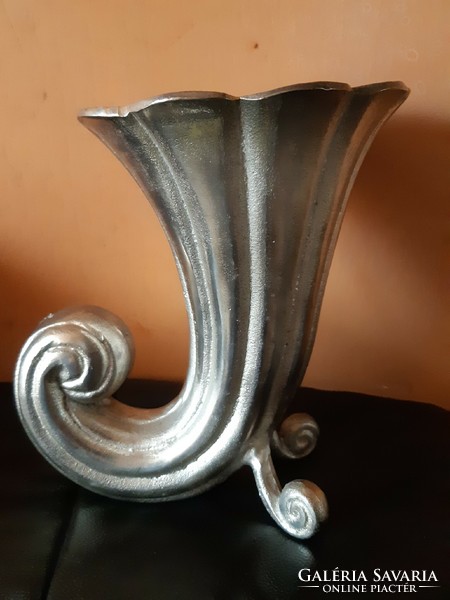 Aluminium váza