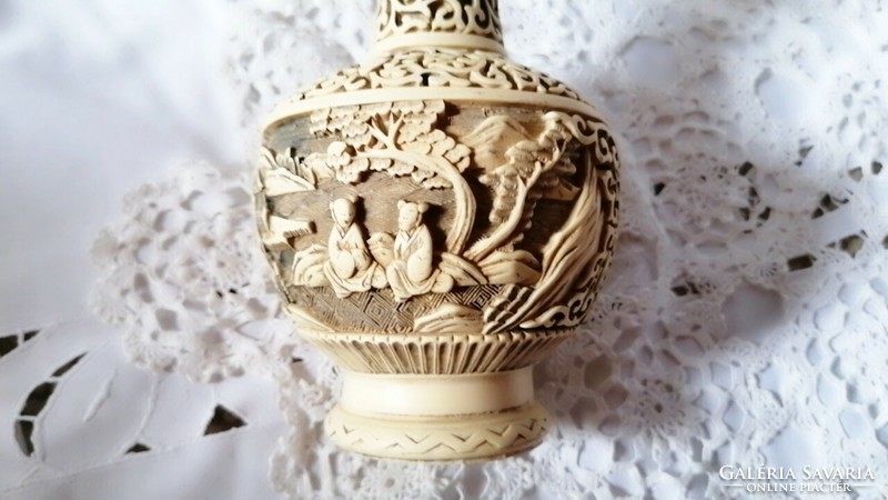 Vintage ivory hand carved dynasty vase