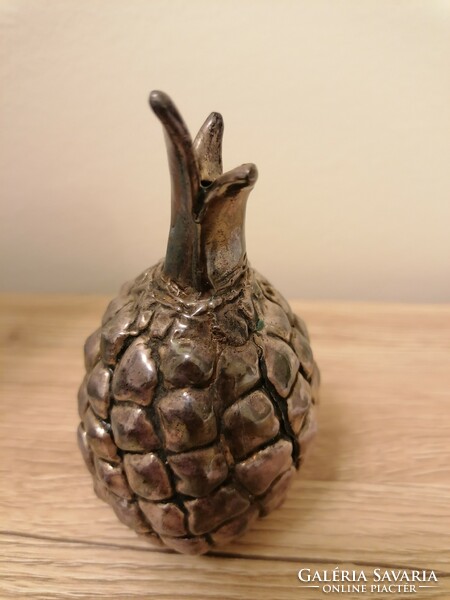Silver pineapple