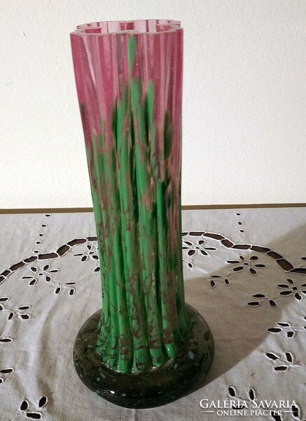 Very rare: Croatian marton: pink crocus vase - flawless, marked!