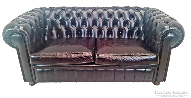 A567 Gyönyörű antik konyak színű eredeti Angol chesterfield bőr kanapé