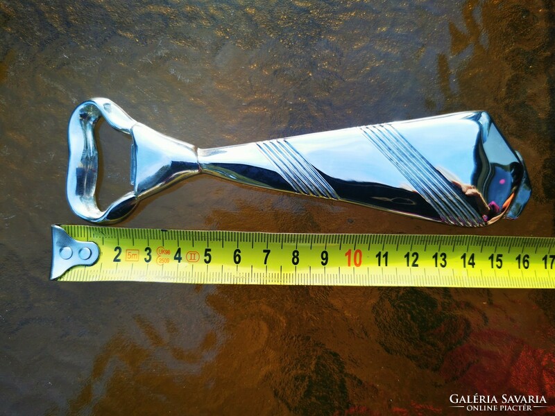 Tie-shaped beer opener