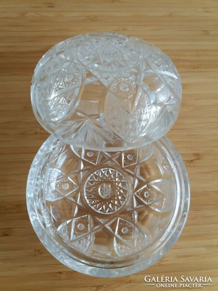 Crystal, round bonbonier with star motif 12 cm