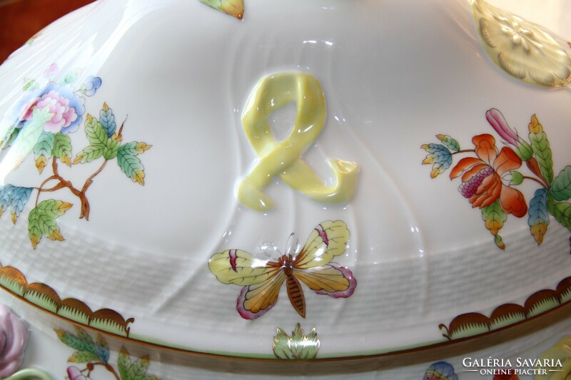Victoria Herend 12-person lemon soup bowl vbo