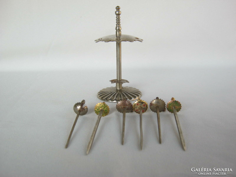 Small metal sword dagger set