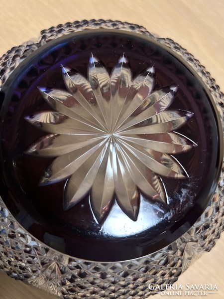 Beautifully polished burgundy lead crystal bowl with a diameter of 23 cm