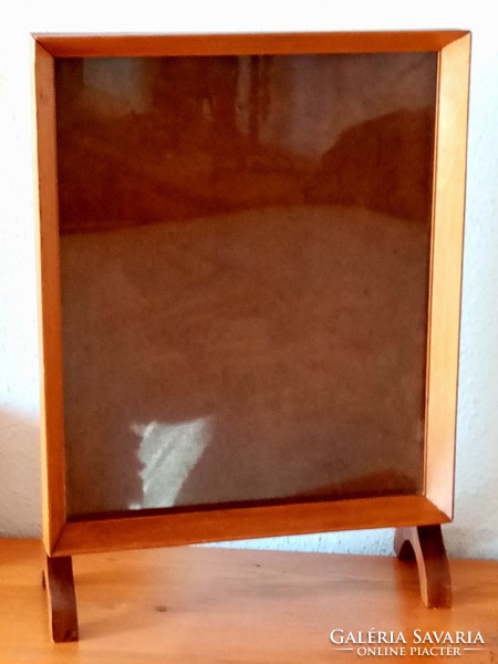 Standing picture frame