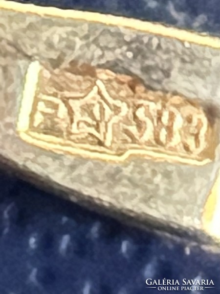 Amber gold pendant