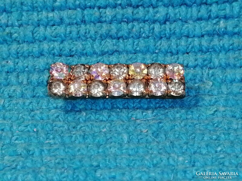 Old brooch with iridescent rhinestones (527)