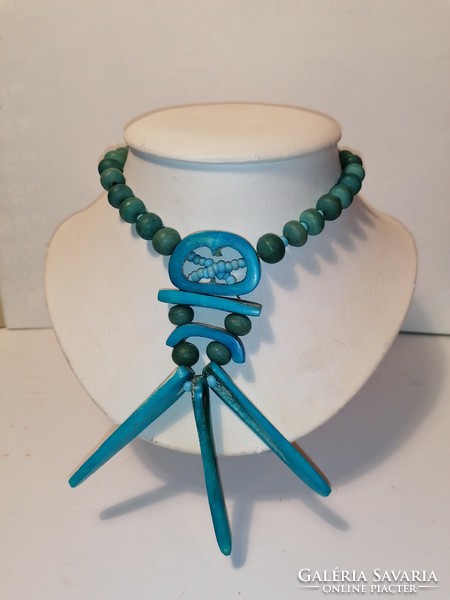 Blue bone necklaces (521)