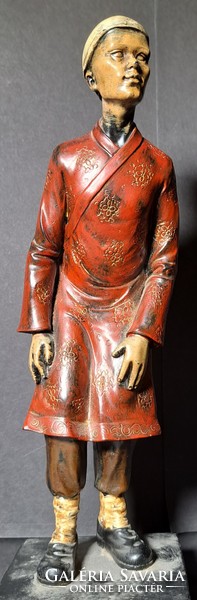Eastern figure in traditional dress - total height 23 cm - special piece