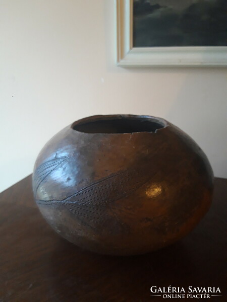 Antique Zulu pottery (ukhamba) - handmade