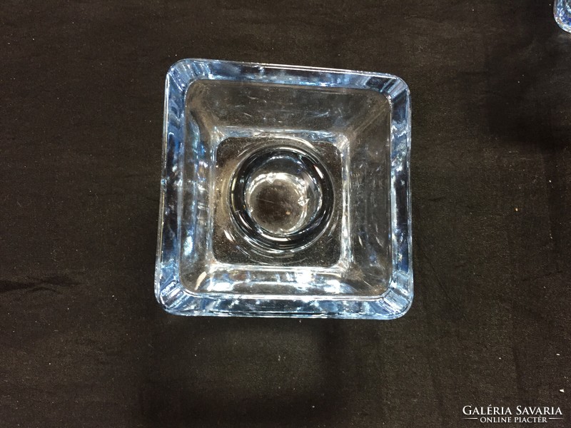 3 db halványkék öntöttüveg gyertyatartó (20/E2)