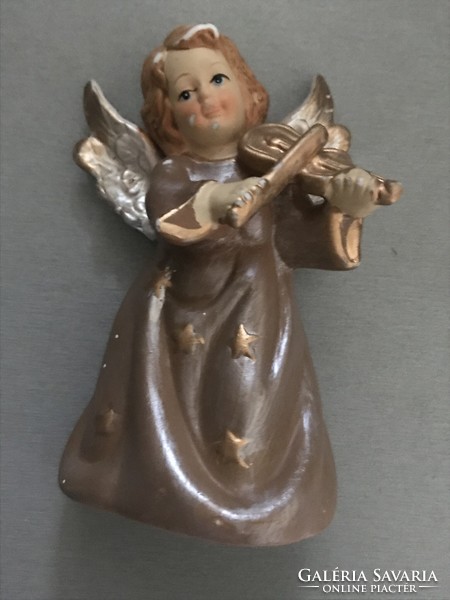 Muzsikáló angyalka kerámiából, 11 cm magas