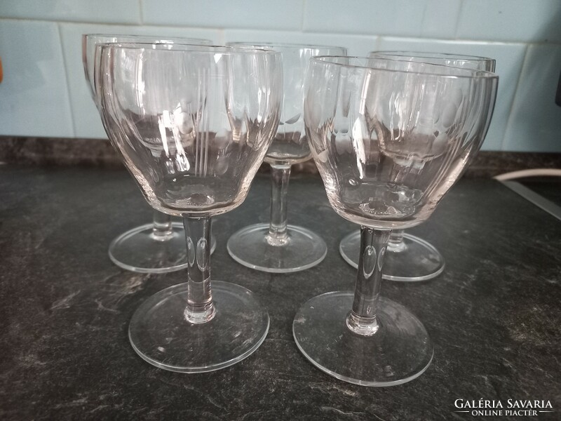 5 stemmed liqueur glasses with a solid pattern