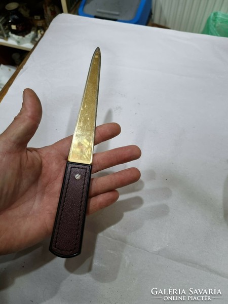 Levélbontó kés
