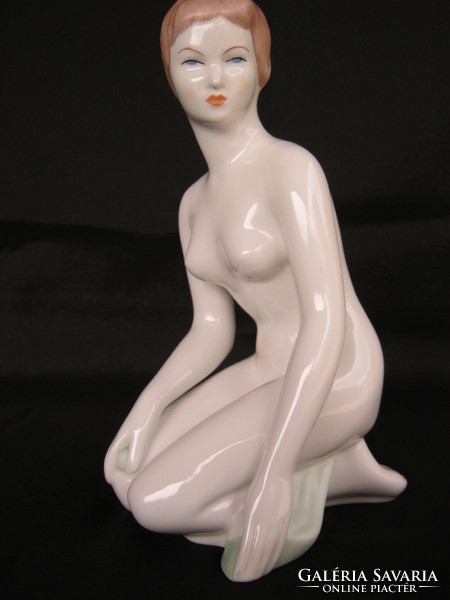 Aquincumi porcelán női akt