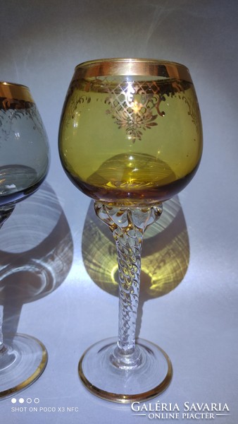 Színes kristály pohár arany díszítéssel 2 db együtt