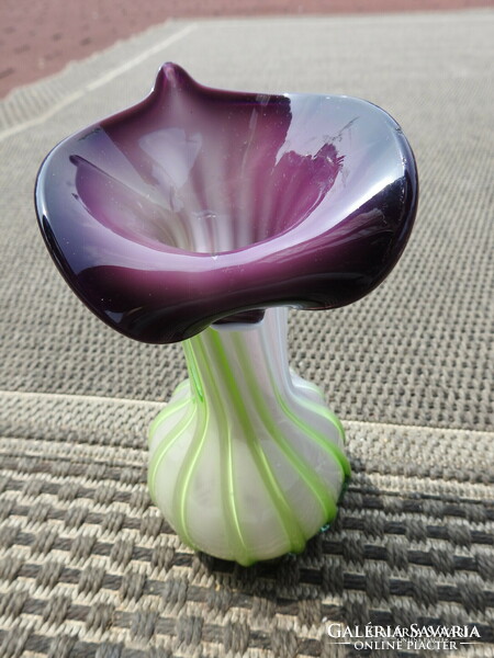 Régi  többrétegű muránó üveg kehely váza