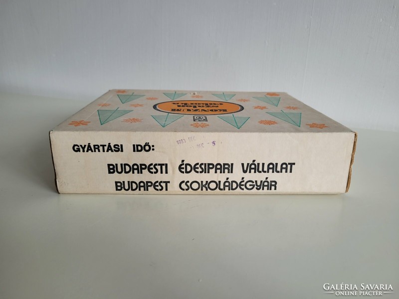 Régi Konzum szaloncukora doboz 1983 Budapest Csokoládégyár papírdoboz