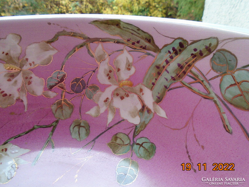 19 Grandiose, pink French faience basin set with gold contoured orchid pattern painted with a sketch