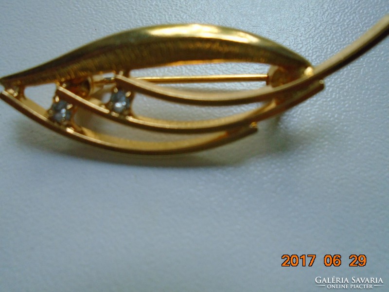 Gold-plated brooch with rhinestones, safety clasp