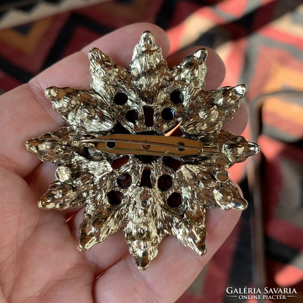 Vintage nagy mutatós strass bross kitűző, virág pin kitűző, 1990-es évekből fém kitűző medál pin
