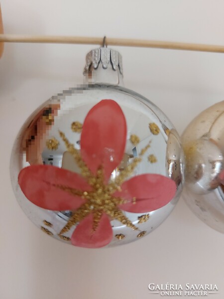 Régi üveg karácsonyfadísz festett virágos gömb üvegdísz 2 db