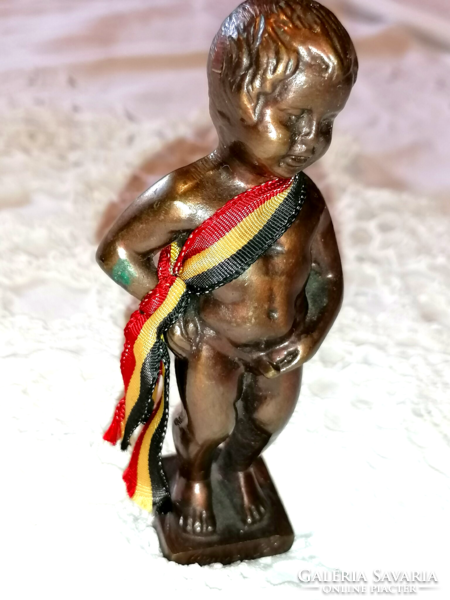 Manneken pis bronze statue, old souvenir from Brussels