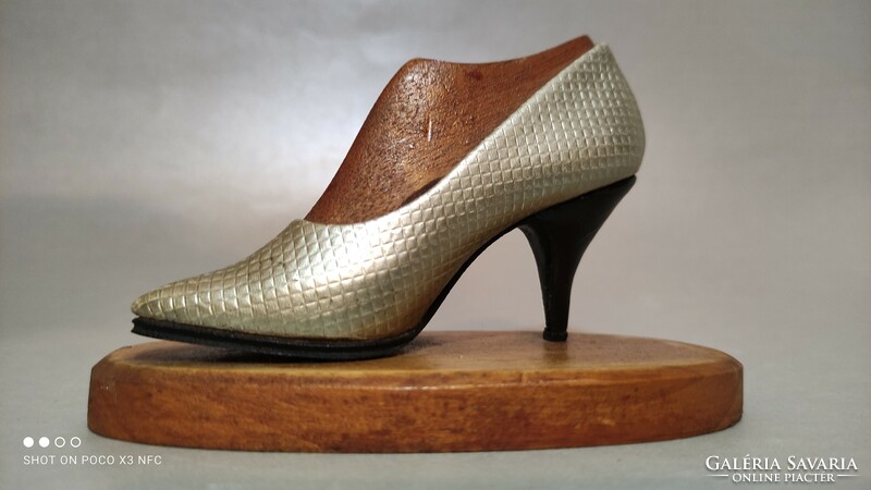 Antique old shoemaker's cobbler's exam work women's mini shoe with captaba