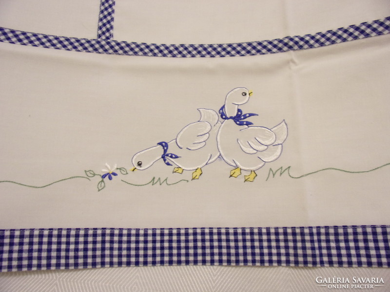 80X80 cm goose tablecloth